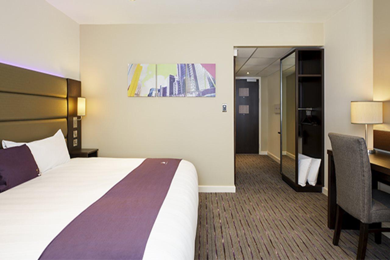 Premier Inn London Woolwich Exterior foto